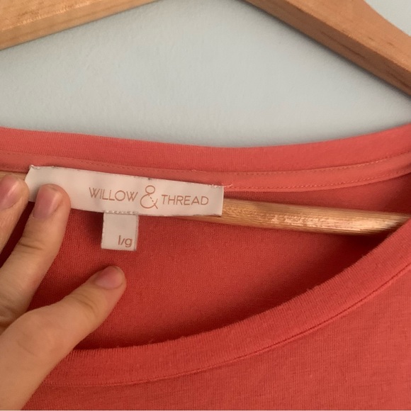 ✨3 for 15 ✨ Reitmans Pattern Block Thin Tee Shirt Blouse - Picture 4 of 5